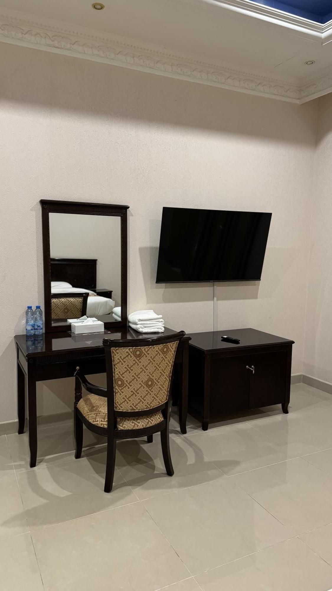 Gulf Crown Hotel Apartment 세브 외부 사진