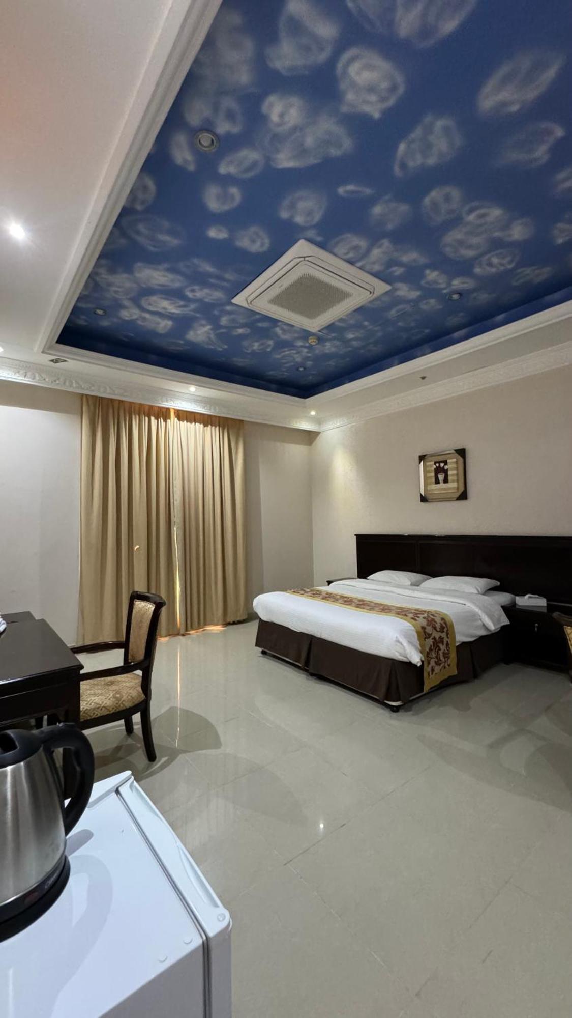 Gulf Crown Hotel Apartment 세브 외부 사진
