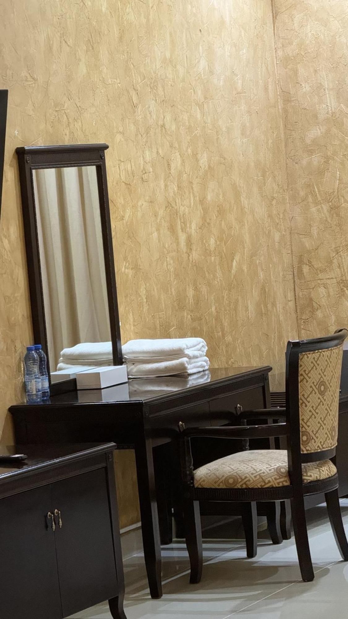 Gulf Crown Hotel Apartment 세브 외부 사진