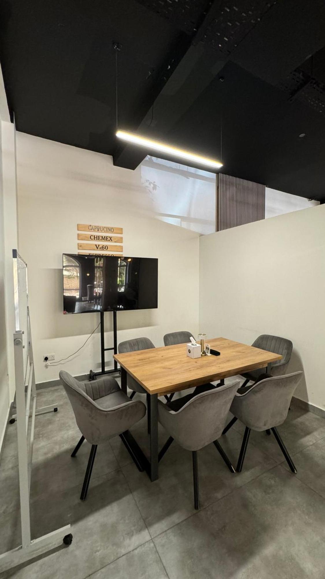 Gulf Crown Hotel Apartment 세브 외부 사진